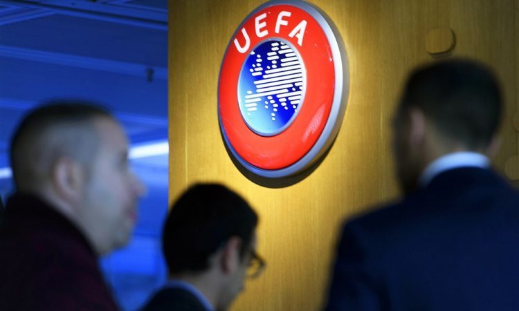 Rusi za zdaj ostajajo pri Uefi