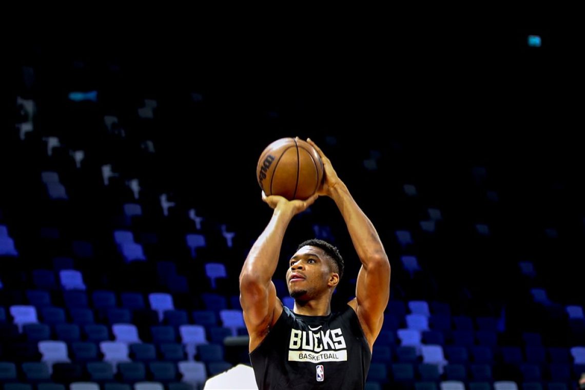Chicago doma klonil proti Milwaukeeju, poškodba Antetokounmpa