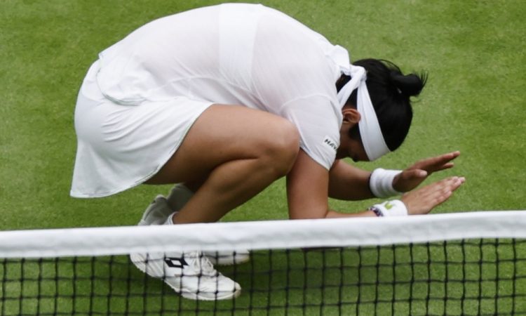 V finalu Wimbledona Vondroušova in Jabeur 