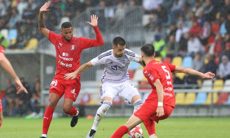 Jakupović v zadnjih sekundah rešil Mariborčane 