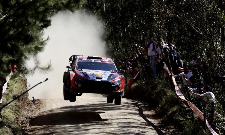 Neuville najhitreje začel na Japonskem 