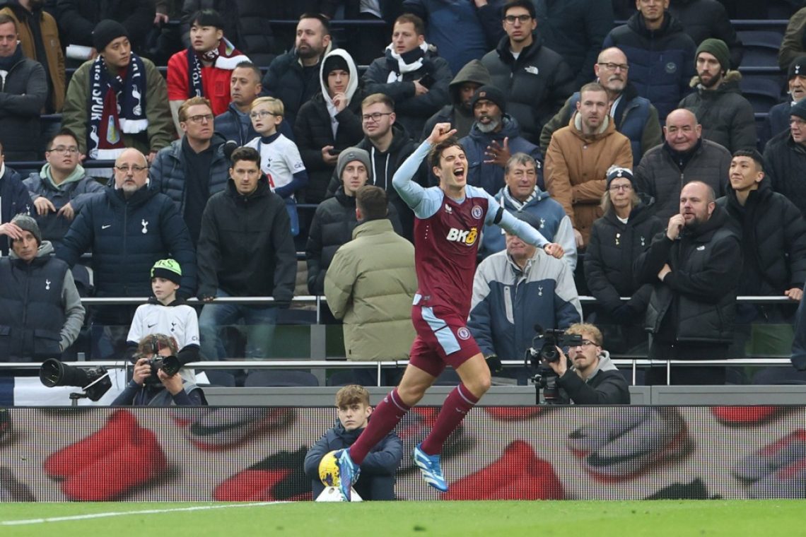 Villa po zmagi nad Tottenhamom že četrta, uspešen tudi United