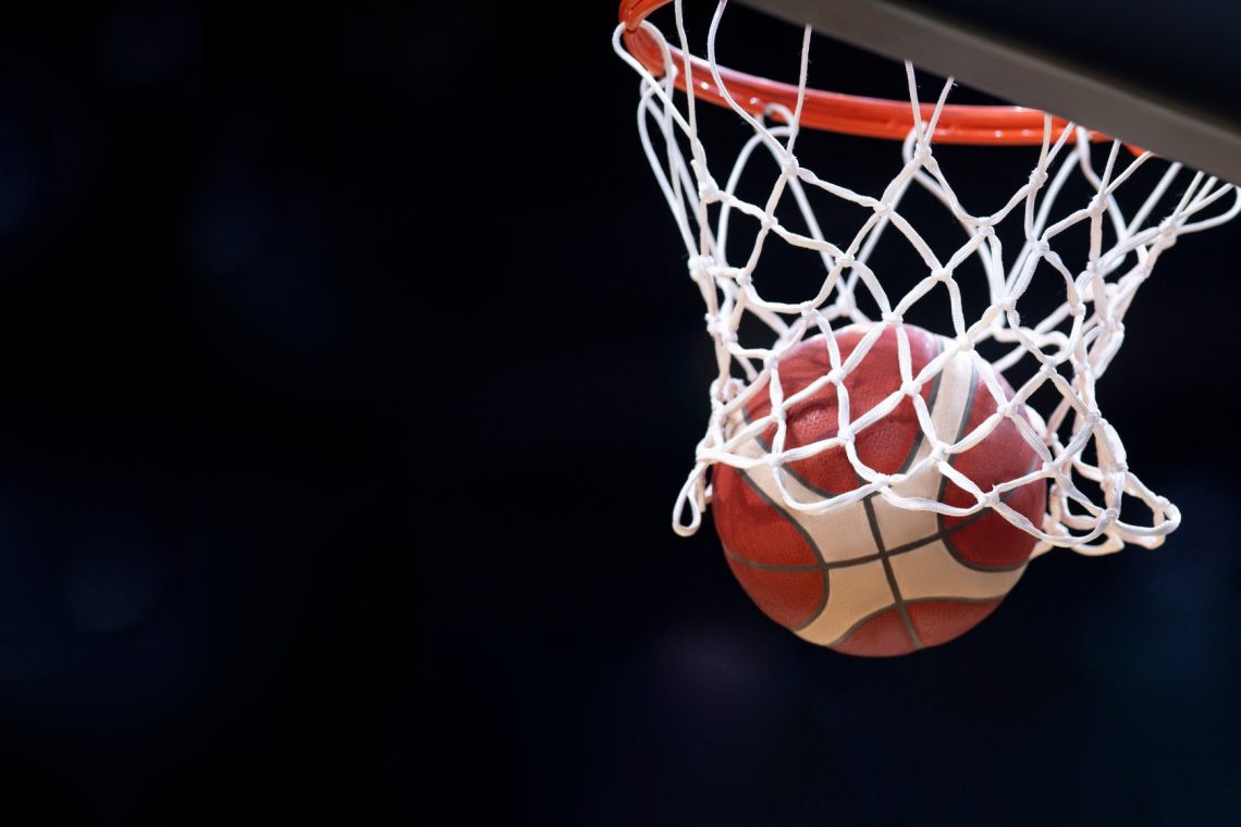 Sin LeBrona Jamesa po srčnem zastoju znova pod obročema