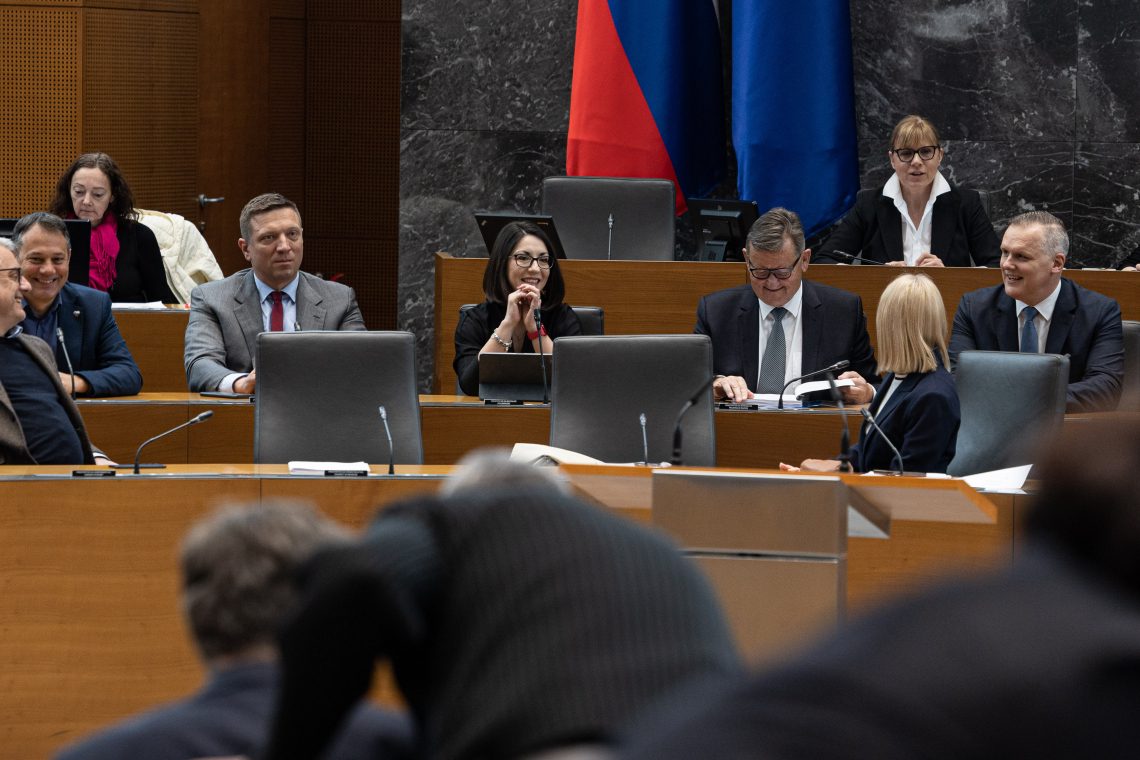 Stojmenova Duh po uspešno prestani interpelaciji ostaja ministrica za digitalno preobrazbo