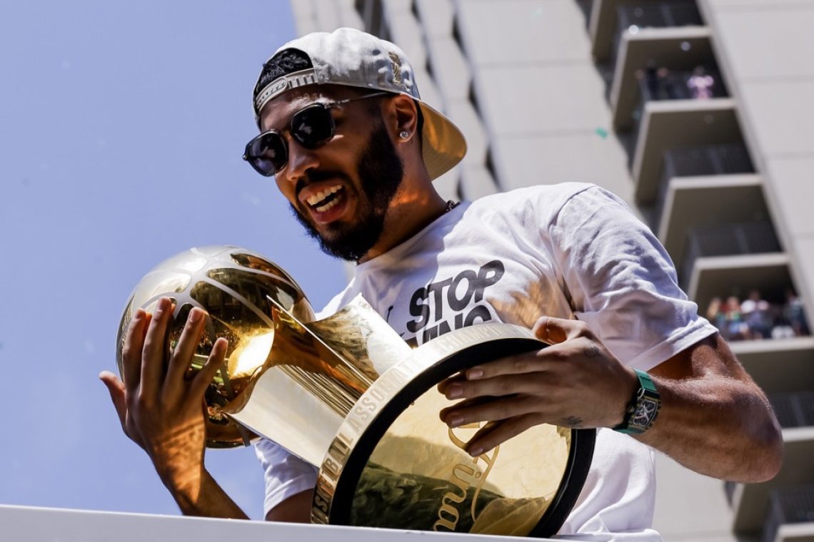 Jaysonu Tatumu se obeta rekordna pogodba v ligi NBA