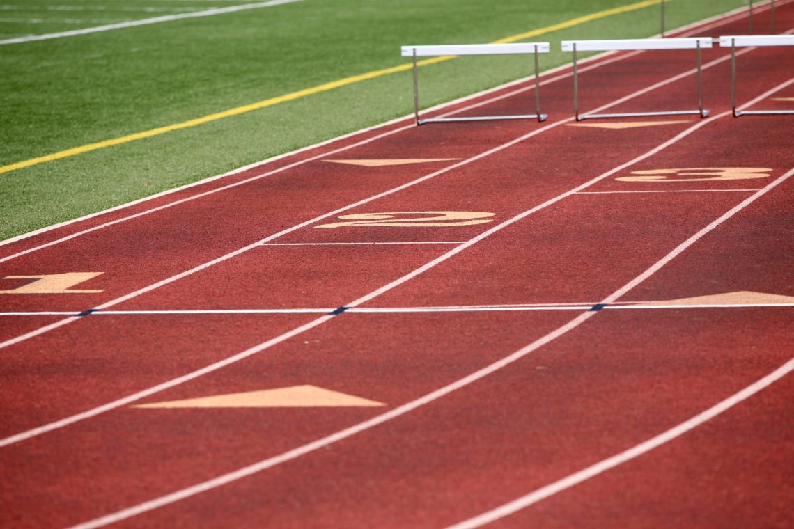 Guček po zadnjem mestu v skupini v repasaž na 400 m ovire