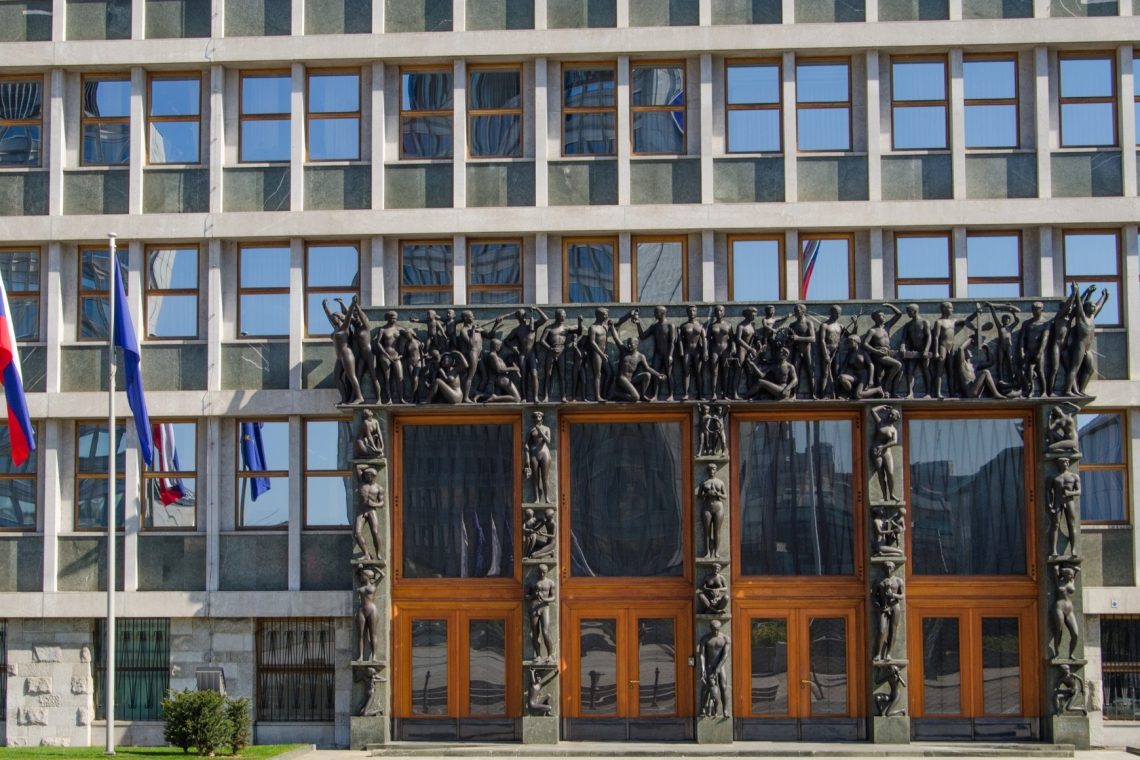 DZ z odlokom preklical referendum o Jeku 2