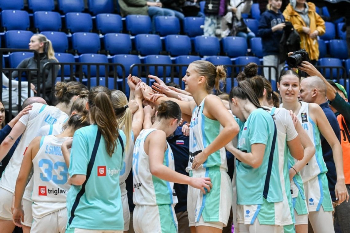 Slovenija po zmagi proti Madžarski korak bližje EP