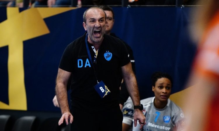 Dragan Adžić ni več trener Krima Mercatorja