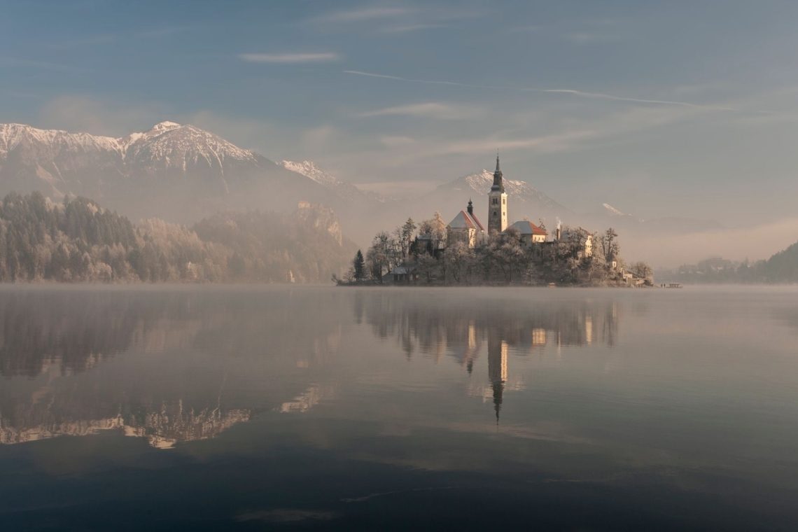 Blejske legende in praznični dogodki v čarobni zimski pravljici
