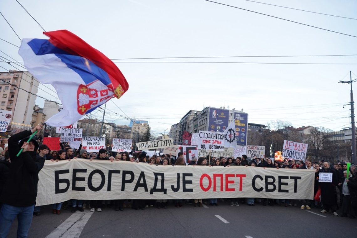 V Srbiji se nadaljujejo protesti
