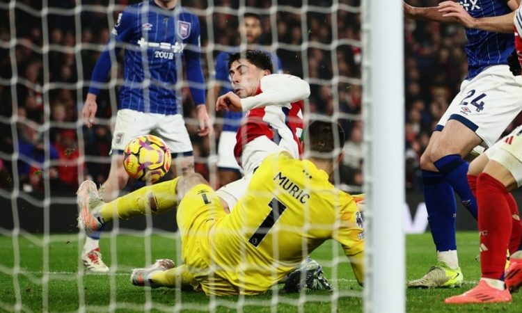 Arsenal na prvi dan novega leta boljši od Brentforda