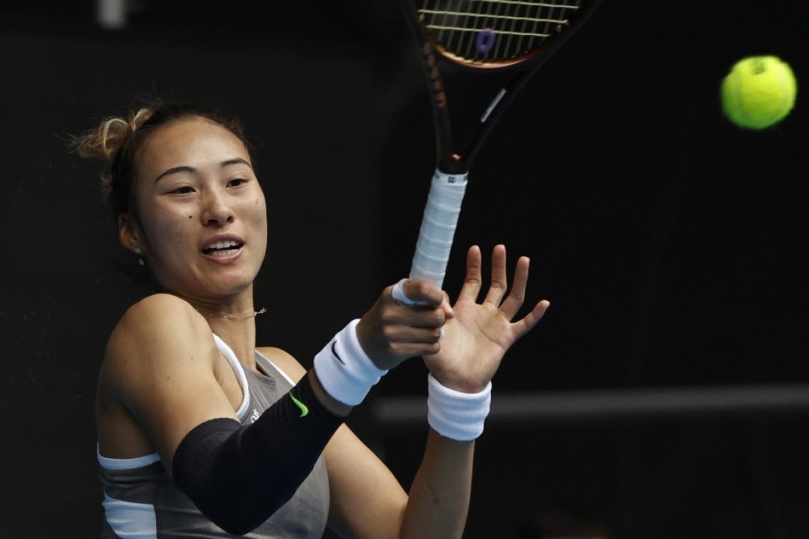 Zheng v šoku v Melbournu, Sabalenka, Osaka in Alcaraz uspešni