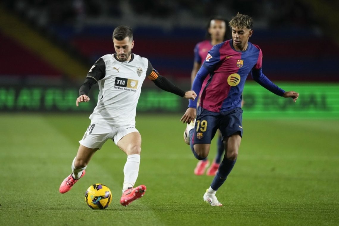 Barcelona odpihnila Valencio in se približala Atleticu