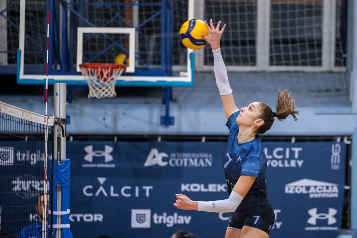 Kamniške odbojkarice brez težav do zmage v Kaštelih