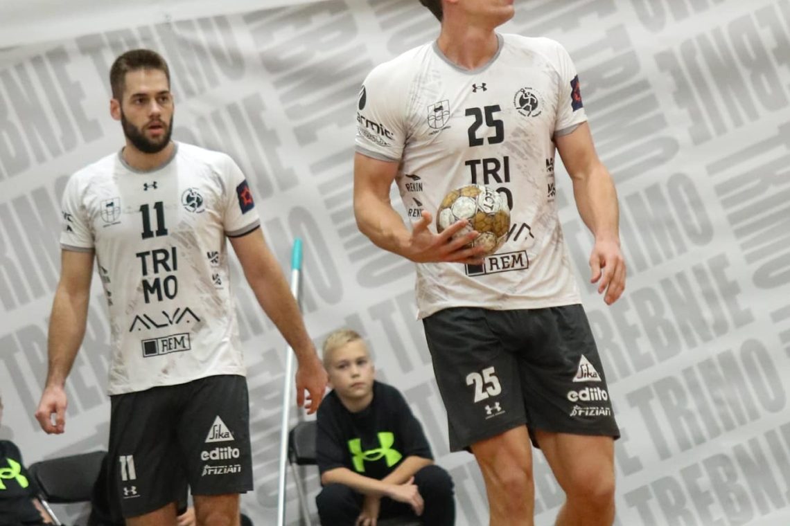 Rokometaši trebanjskega Trima so v gosteh premagali Krko s 30:26