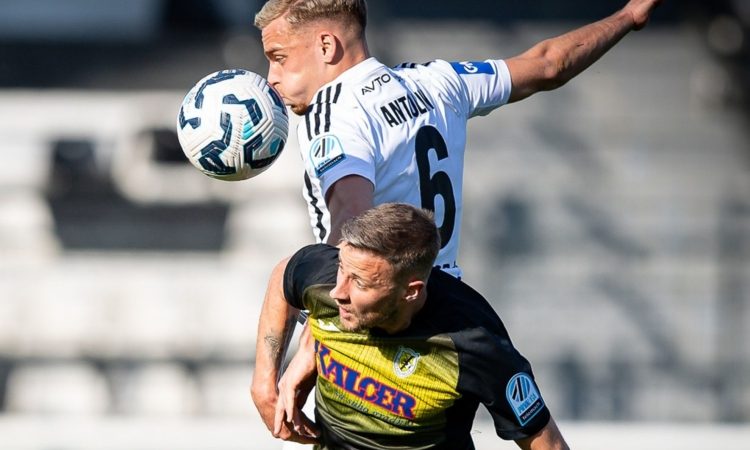Nogometaši Mure so doma premagali Kalcer Radomlje s 2:0