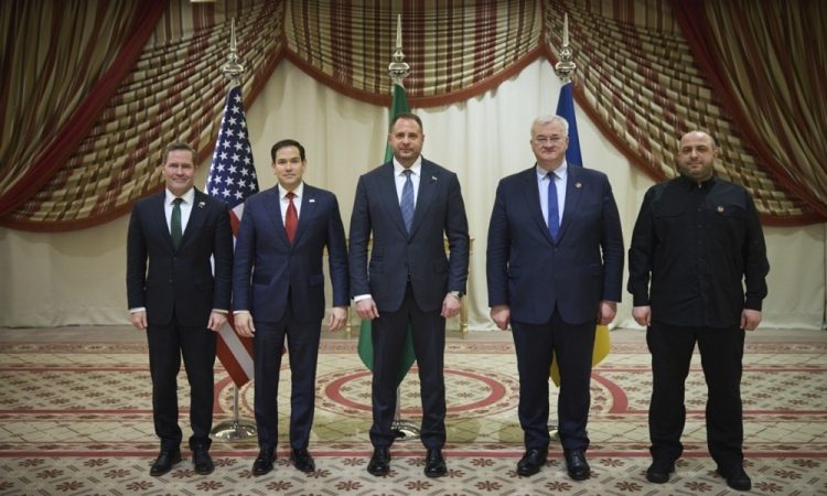 Trump upa, da bo Putin sprejel premirje z Ukrajino