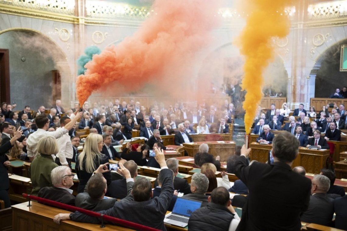 Madžarski parlament prepovedal parado ponosa