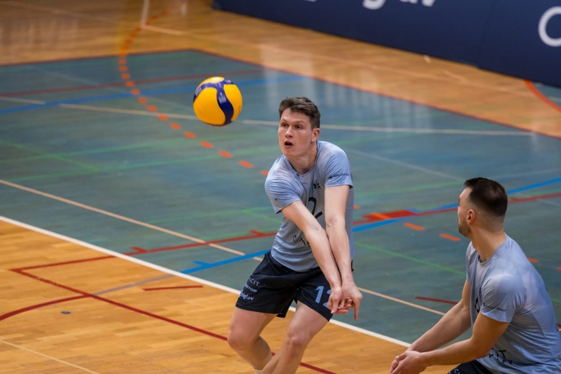 Odbojkarji Calcita pred odločilno tekmo v Kanalu