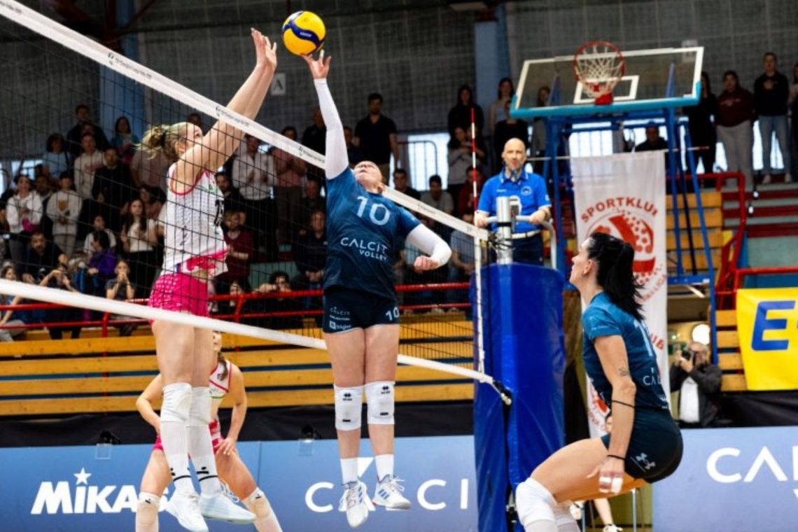 Odbojkarice Calcita Volleyja so na prvi finalni tekmi državnega prvenstva premagale OTP banko Branik s 3:0