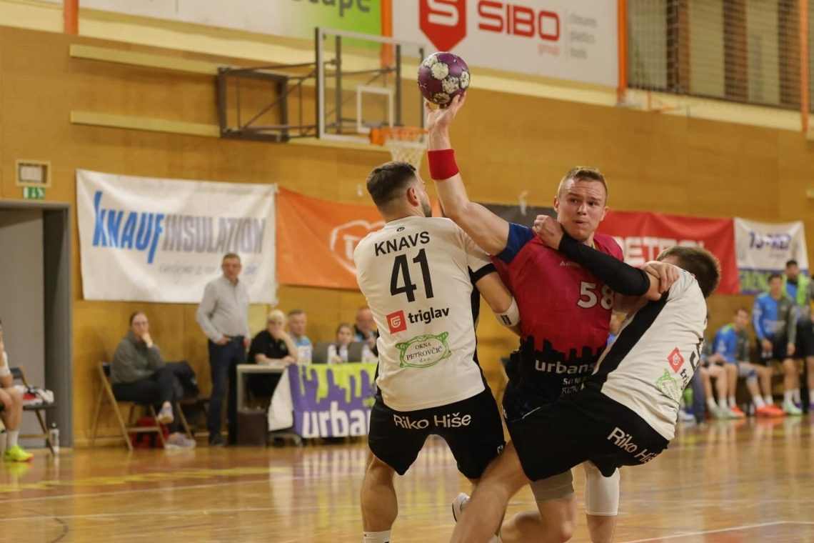 Rokometaši Urbanscapa Loke so premagali Riko Ribnico z 32:29