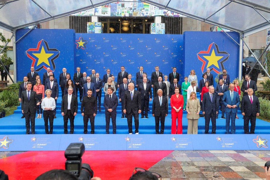 Zelenski in evropski voditelji govorili s Trumpom o pogajanjih z Rusijo