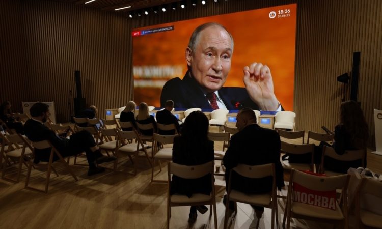 Putin omenja možnost zavzetja Sumija