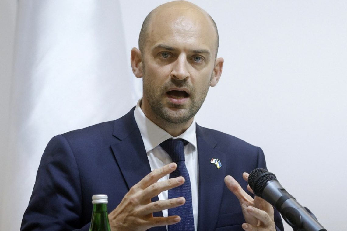 Francoski zunanji minister: distribucija pomoči v Gazi povzroča krvavo kopel