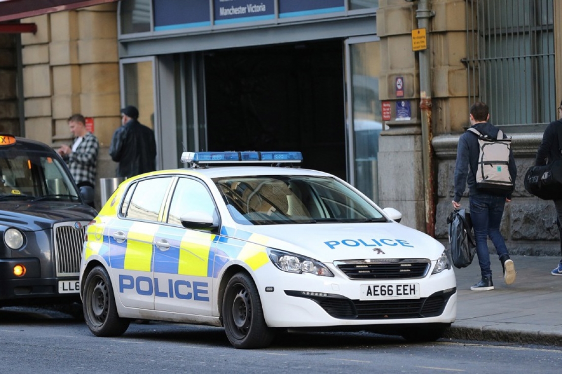Britanska policija suspendirala 26 zaposlenih zaradi simuliranja dela na daljavo