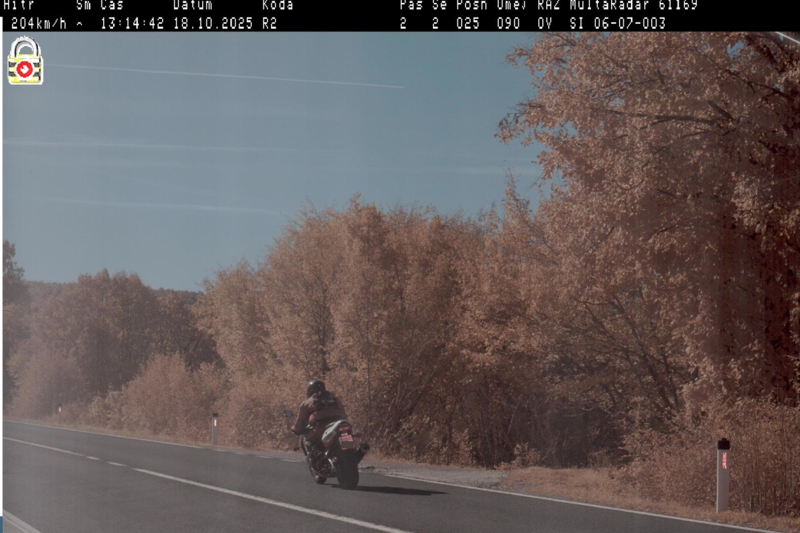 Policija opozarja motoriste na jesenske pasti na cestah