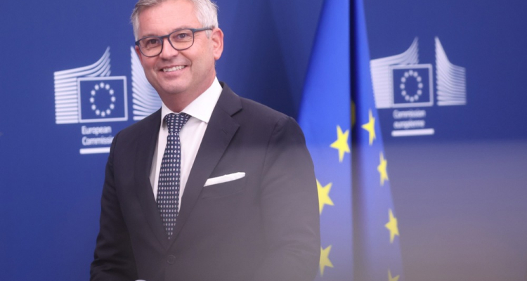 Komisija poroča o boljšem obvladovanju migracij in predlaga solidarnostni mehanizem