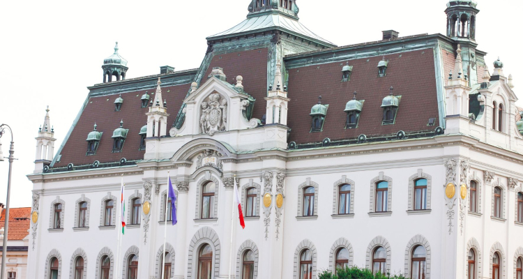 Ljubljanska univerza uvaja prodajo e-učbenikov kot del digitalizacije študijskih gradiv