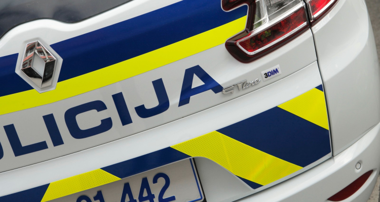 Na Gorenjskem dva večerna trka z lažjimi poškodbami