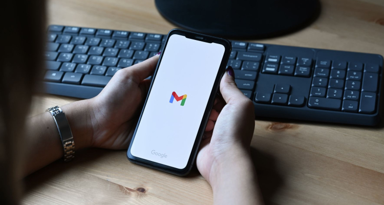 Google zanika uporabo zasebnih e-pošt za učenje umetne inteligence