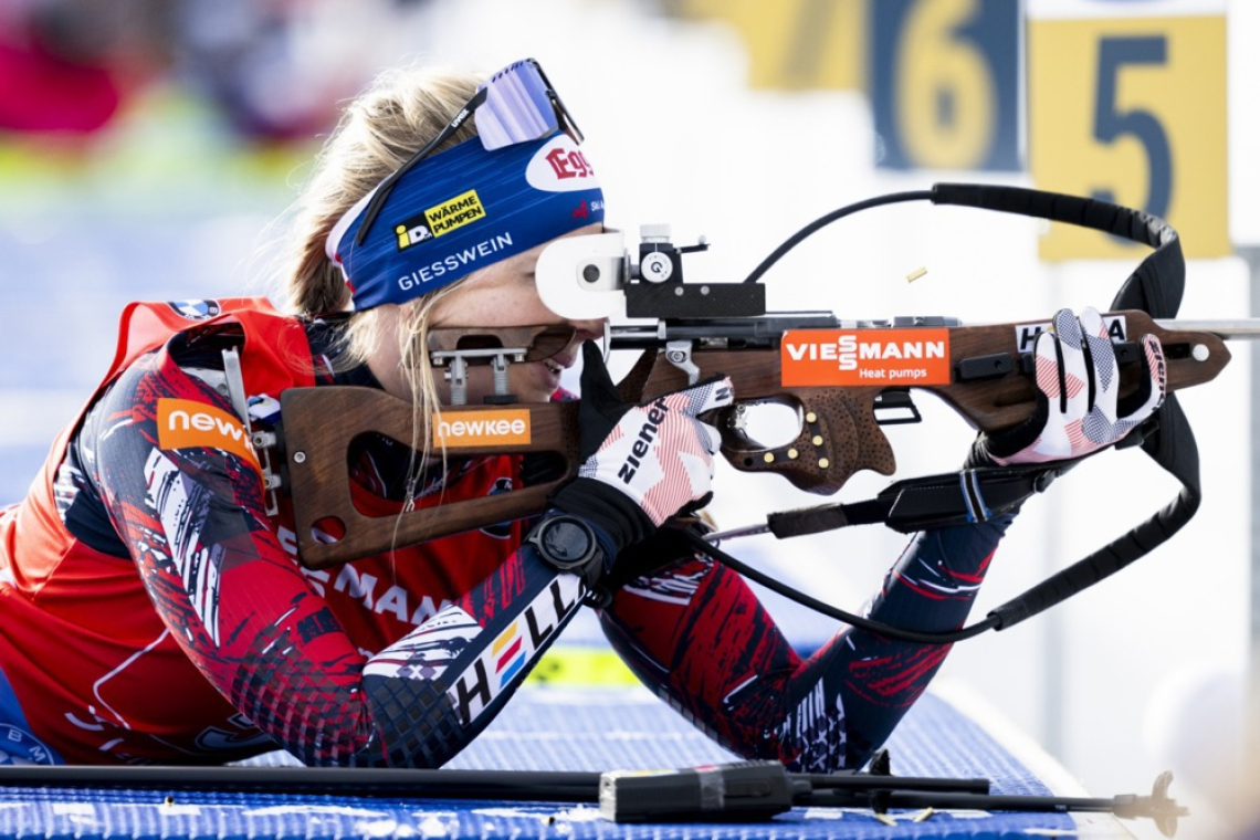 Lisa Theresa Hauser v sprintu do zasledovalne zmage, Lampič 25.
