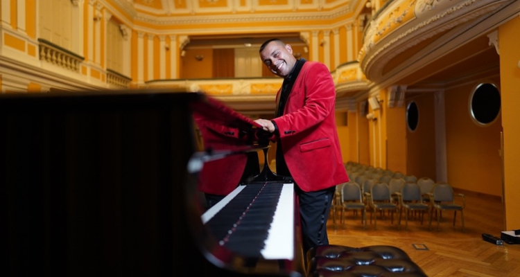 Uroš Perić prvi z jazz albumom v sodelovanju s tujim RTV big bandom