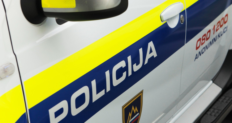 Vlomil večkrat v eni noči, bežal po avtocesti