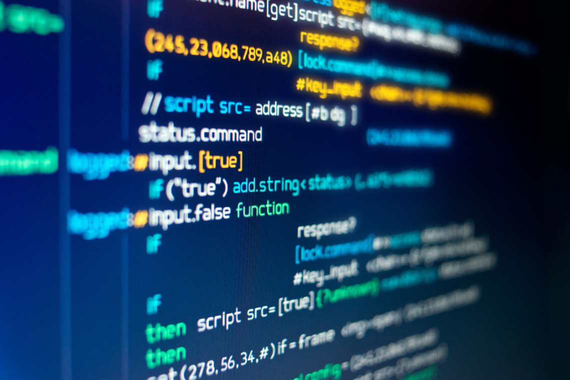 Več uporabe umetne inteligence pri programiranju, a tudi več napak