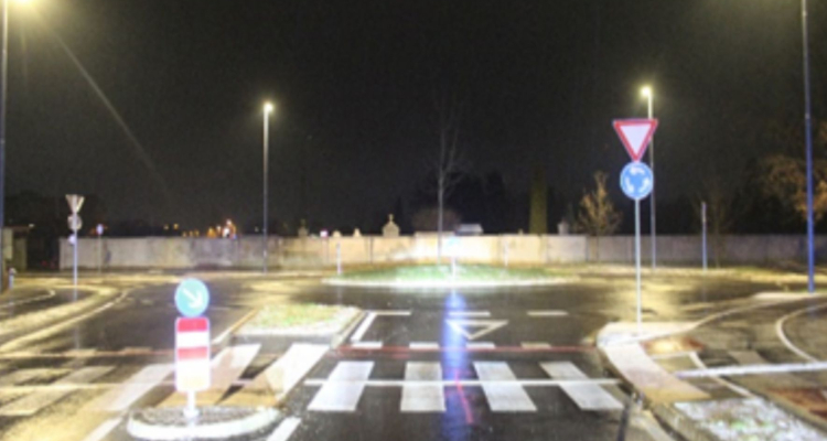 Policija išče voznika belega avtomobila in priče sobotne nesreče na Planini
