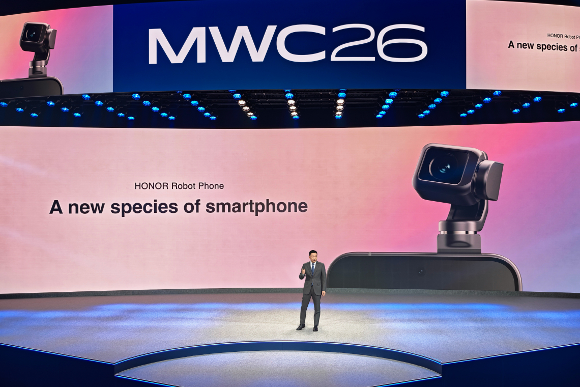 HONOR na MWC 2026 predstavil Robot Phone in vizijo AHI