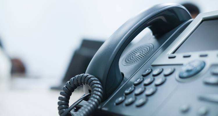 Direktorju UKC Ljubljana grozili po telefonu
