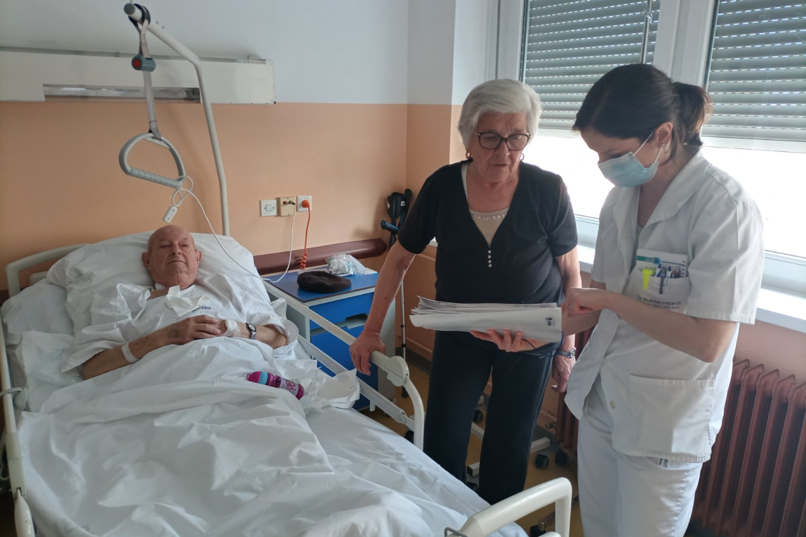Bolnišnične lekarne kljub pritiskom ohranjajo ključno vlogo