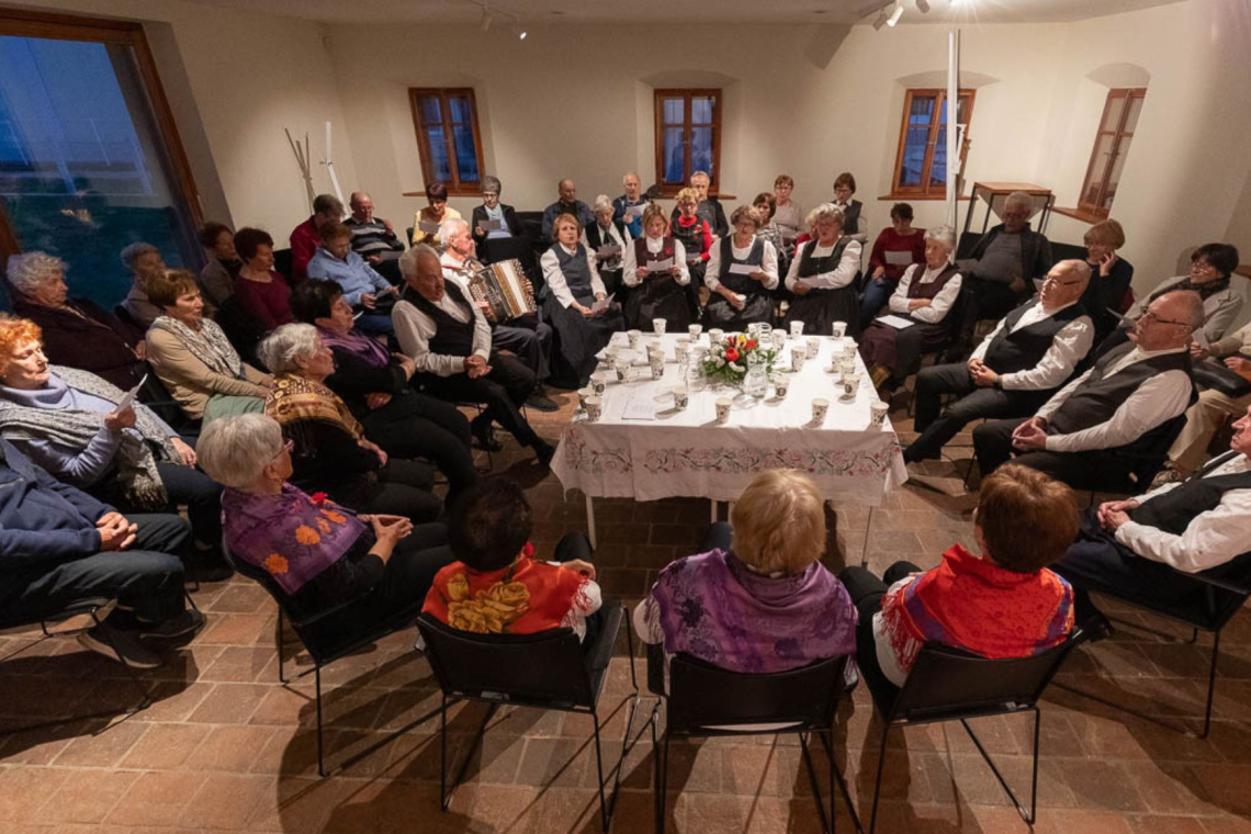 Večer ljudske pesmi v Blagnetovi hiši