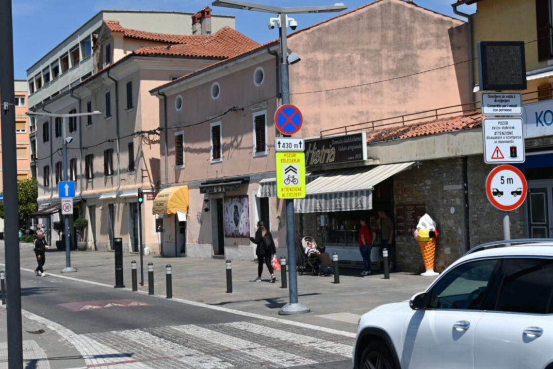 V Kopru znova poletni prometni režim na Pristaniški ulici
